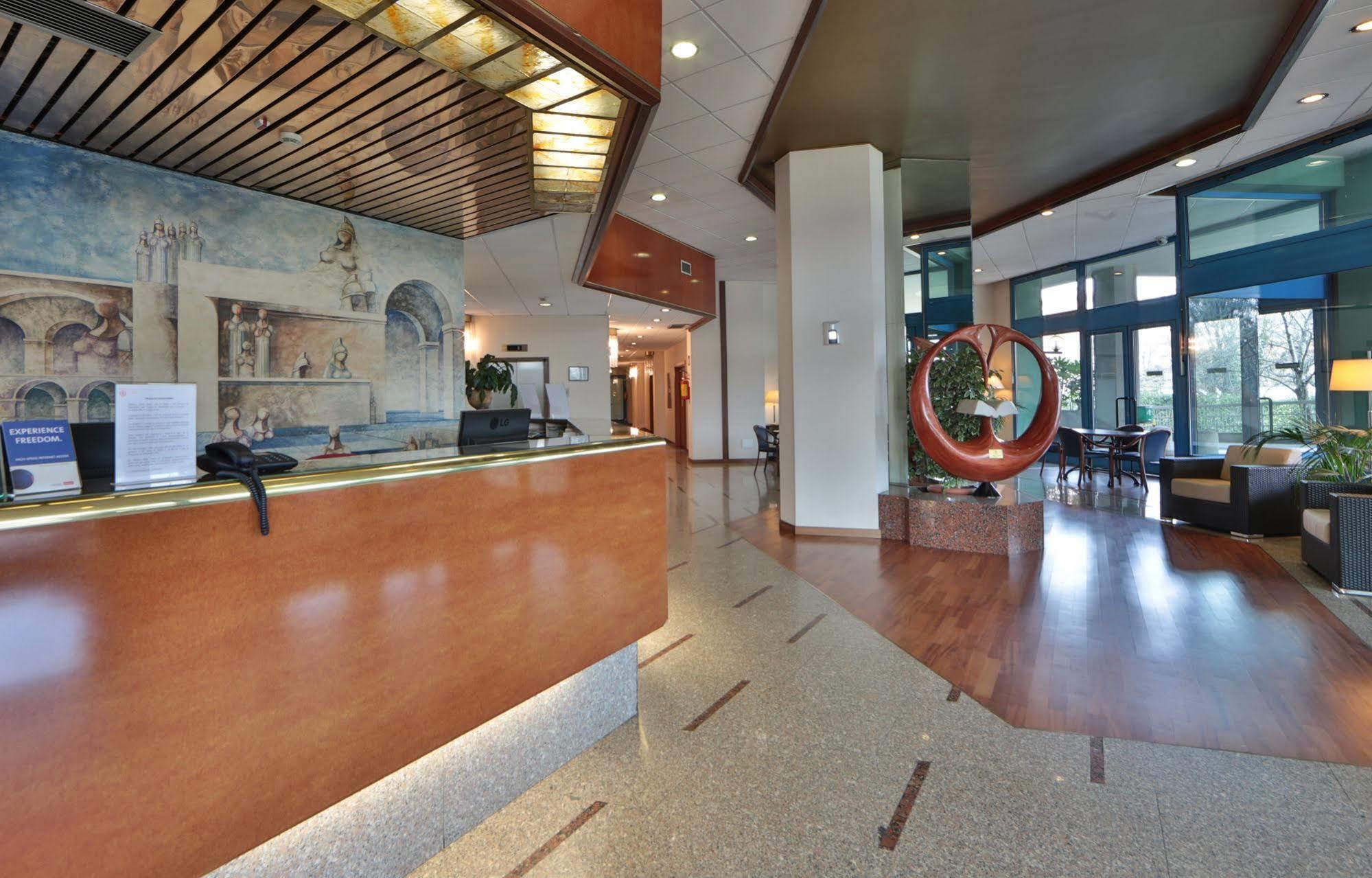 Unaway Hotel & Residence Quark Due Milano Экстерьер фото