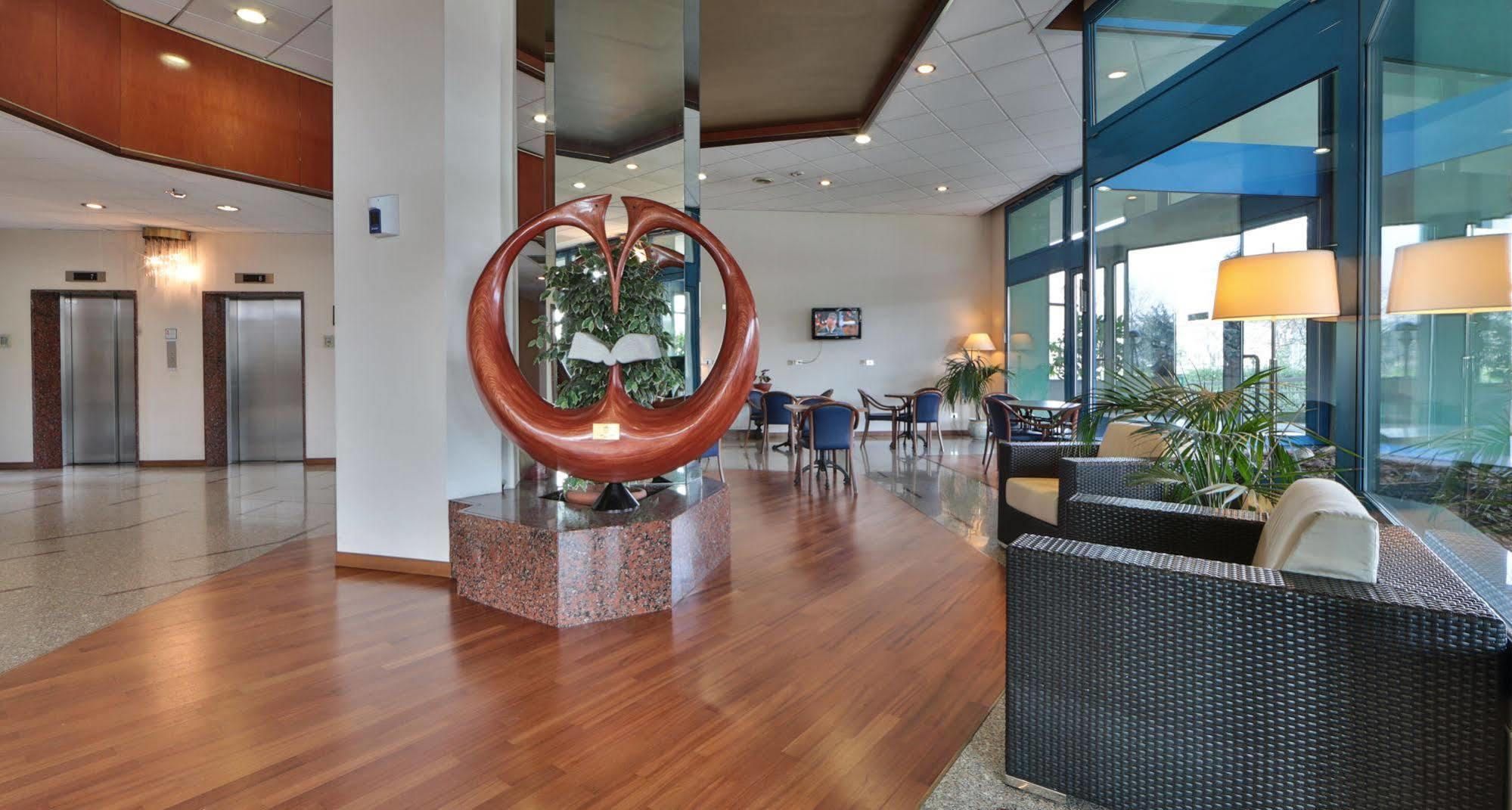 Unaway Hotel & Residence Quark Due Milano Экстерьер фото