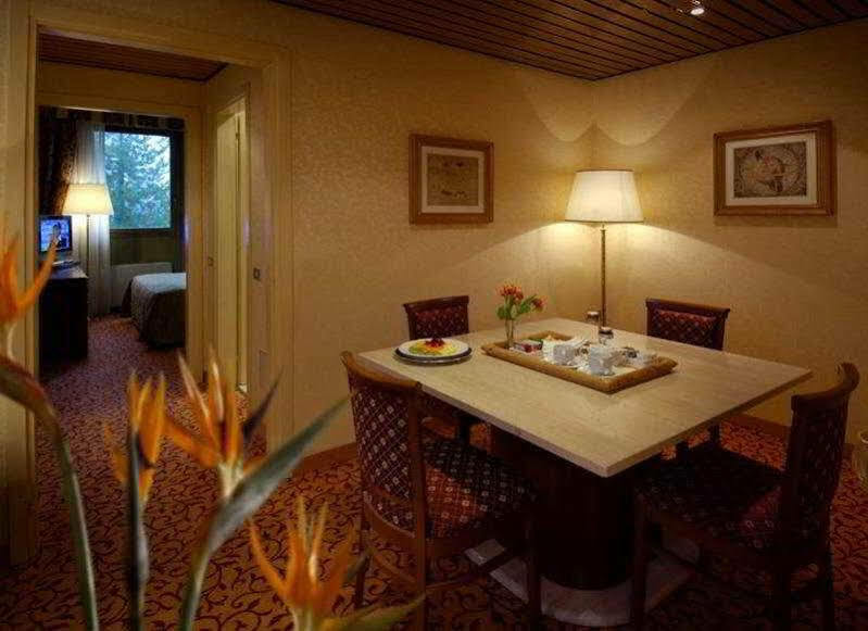 Unaway Hotel & Residence Quark Due Milano Экстерьер фото
